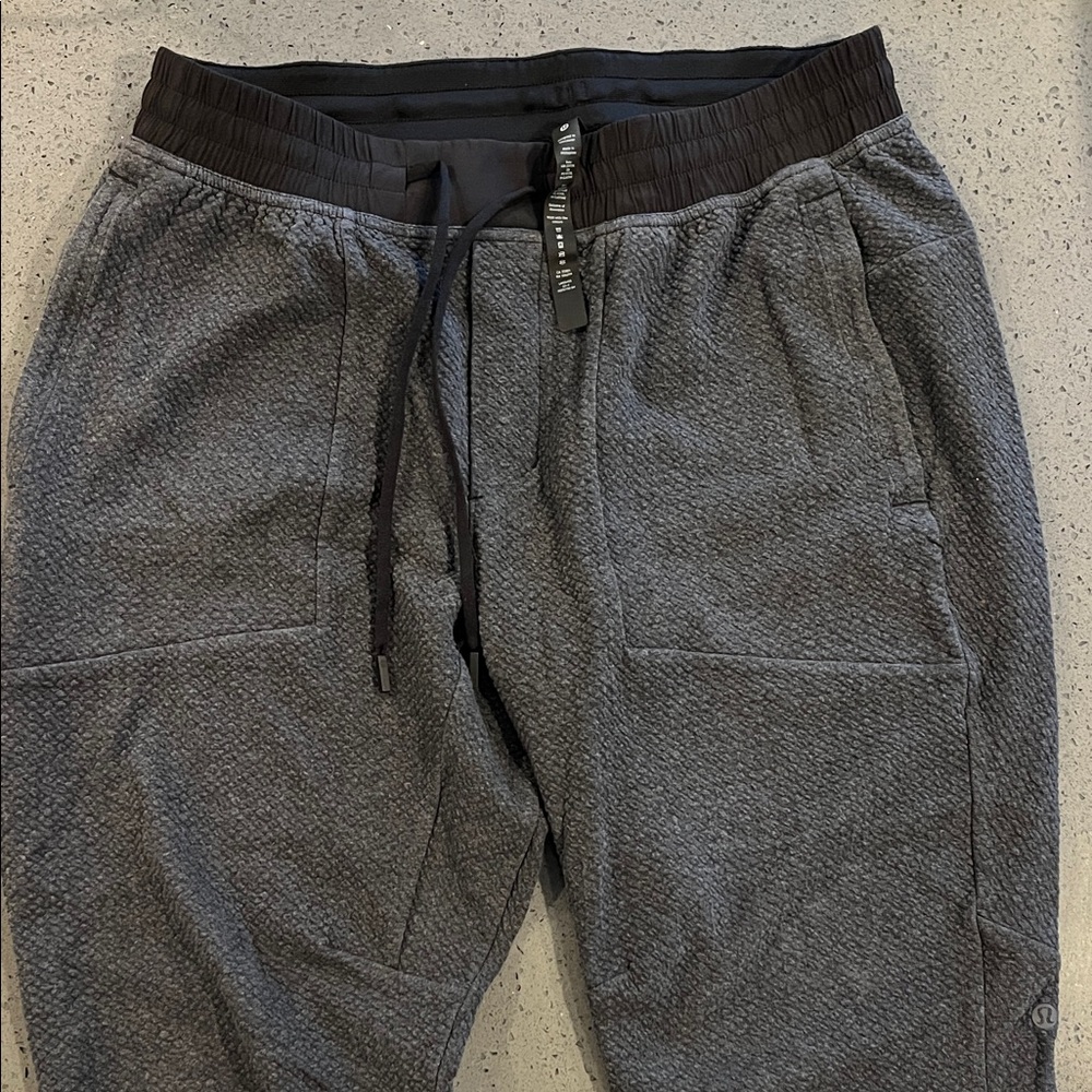 lululemon athletica Men's Dark Gray Quilted Jogger Sweatpants